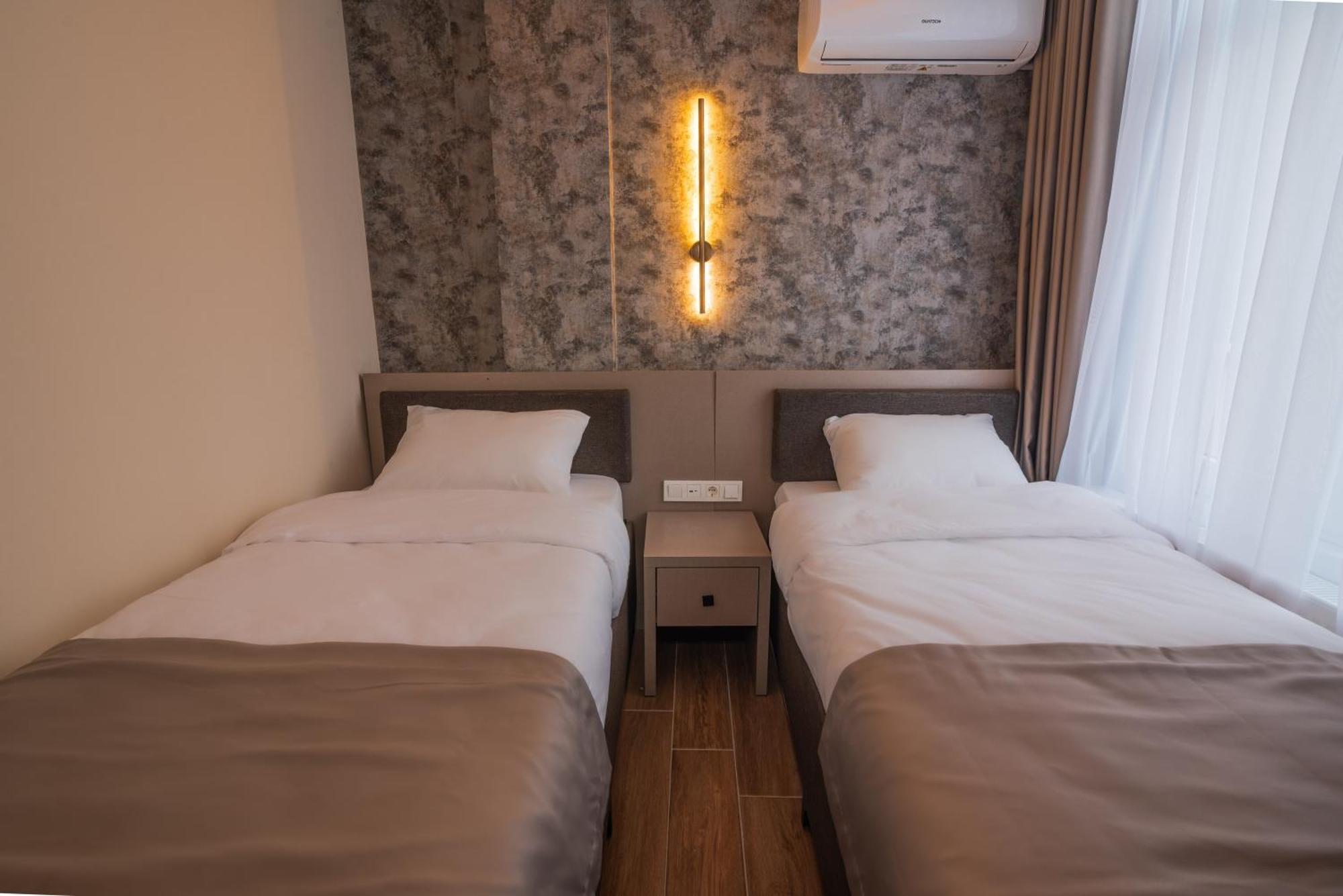 Huzur Hotel *
